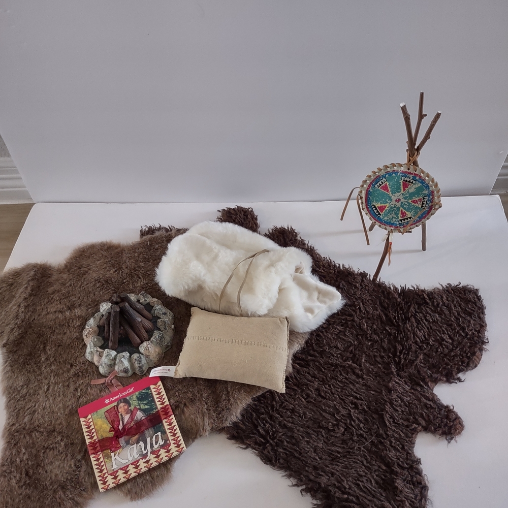 American Girl Doll Kaya’s Tepee Accessories Bedroll Fur Rugs Fire pit Campfire